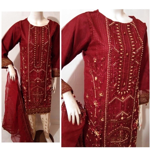 Clothes - Picture 2 of 8